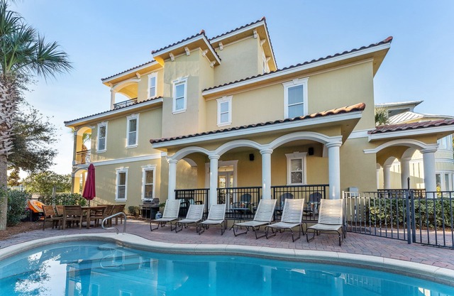 Luxury Beach House w/Private Pool, Tanning Deck, Balconies, GOLF CART AVAIL.