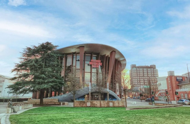 Luxury City Centre Apartment by Yoko Property