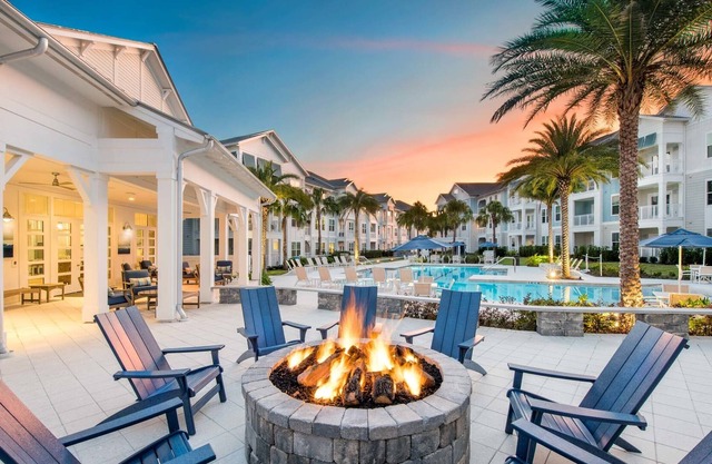 Luxury Condo W/ King Sized Bed & Full Entertainment System!