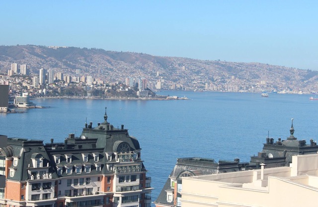 Luxury Condo with Inspirational Views by the Sea