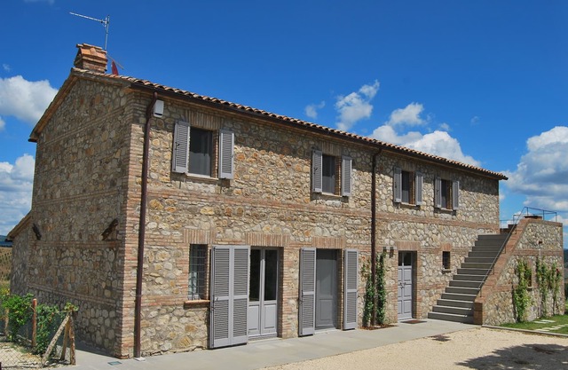 Luxury country house with pool and magnificient surroundings