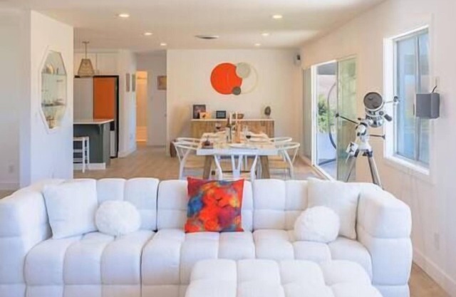 Luxury Desert Gem~HotTub~GameRoom~360 Views~5 Min to Park