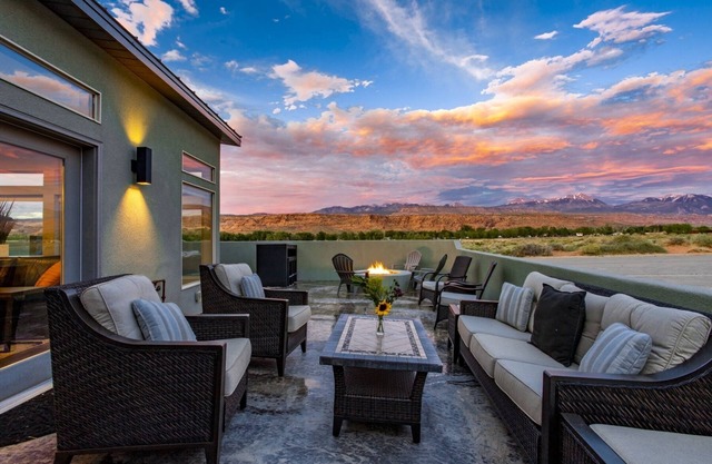 Luxury Dual-Home Escape with 2 Hot Tubs, Bocce Court & Panoramic Red Rock Views