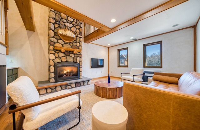 LUXURY DUPLEX SUITE WITH JACUZZI