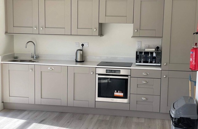 Luxury en-suite large king size bedroom by Dublin Sandyford Mountain Views.