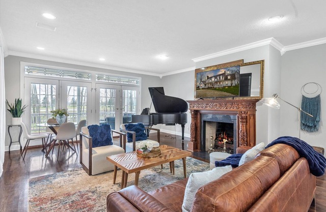 Luxury Escape at the Estate at Williamston near MSU