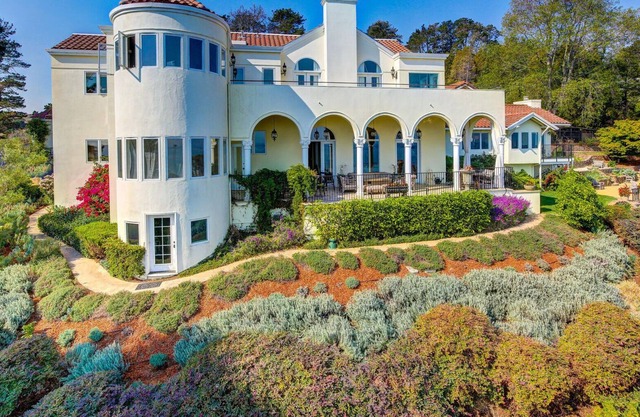 Luxury Estate + Corporate Retreat - Does not host weddings