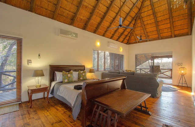 Luxury Guesthouse Co @ HoneymoonHouse