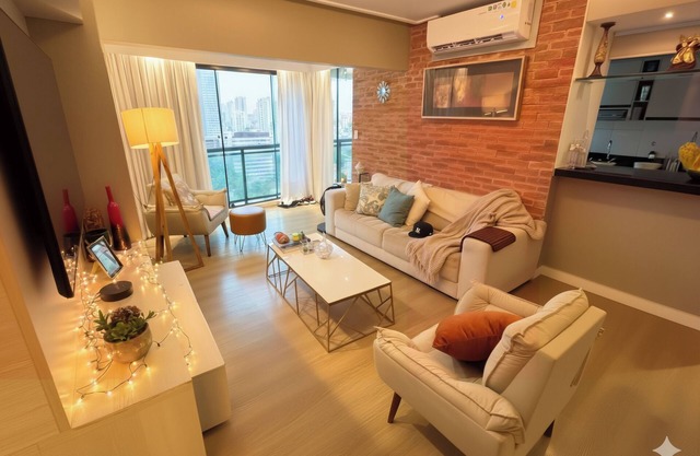 Luxury High-Floor Retreat. Rooftop Pool & Views.