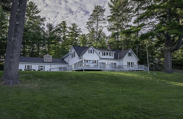 Luxury Historic Eagle River Chain Lake Estate *Summer Fri to Fri Only*