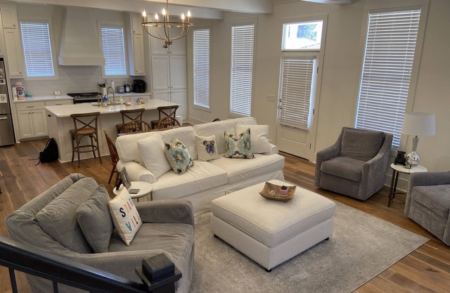 Luxury home— 5 minutes to Mississippi State!