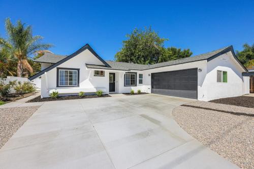 Luxury Home with Spacious Backyard - Sleeps 12