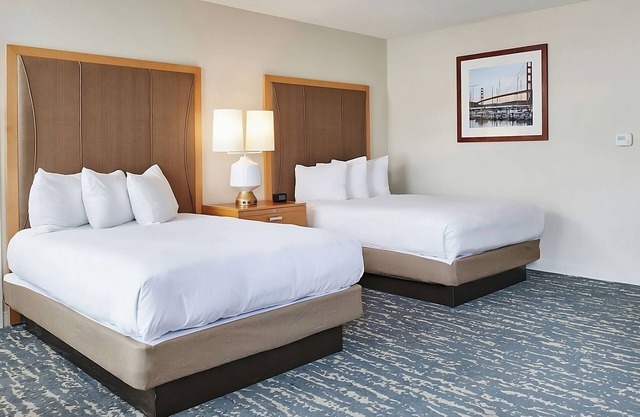 Luxury Hotel in Berkeley Marina! 3 Convenient Units, Pets Allowed, Bike Rental!