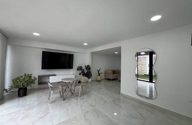 Luxury House with Central A/C - Neiva
