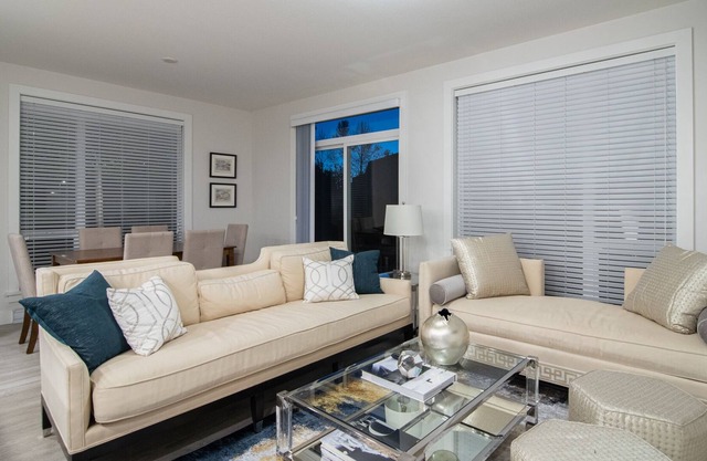 Luxury Living near the LAKE