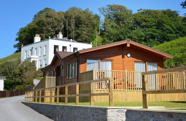 Luxury Lodge, South Devon Coast nr Plymouth, 200m to Beach + Indoor Heated Pool,