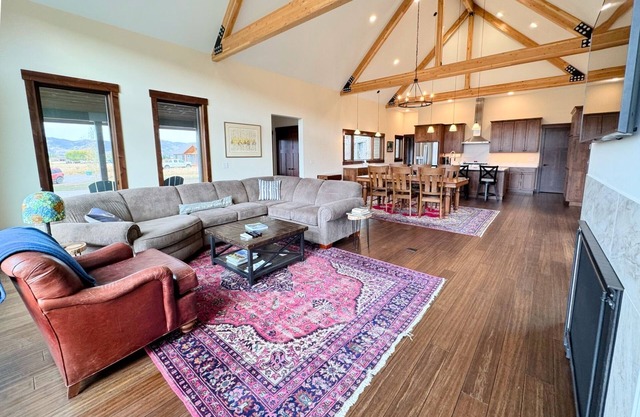 Luxury Mountain Family Home w/Hot Tub