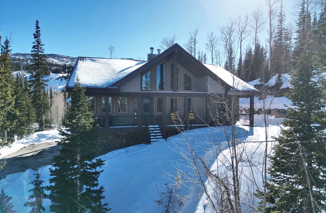 Luxury Mountain Retreat Sleeps 18