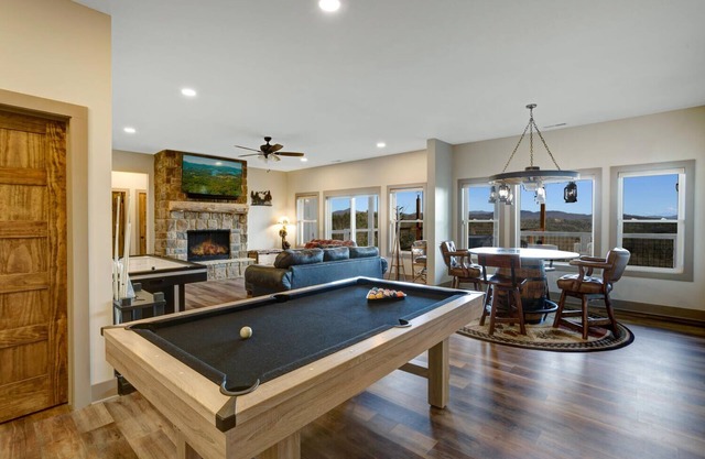 Luxury & Mountain Views! 4000 SqFt w/Hot Tub, Theater, Arcade, Pool, & Discounts