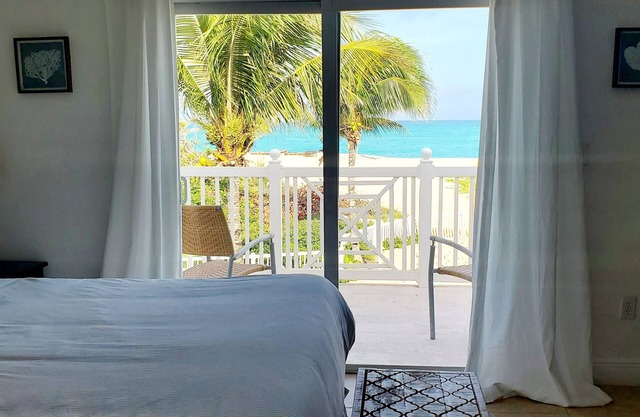 Luxury Ocean Villa 3 Bed/3 Bath in Bimini Bay