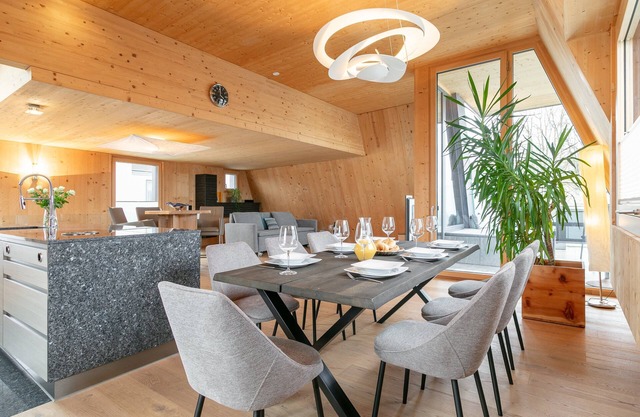 Luxury penthouse near centre, sauna and ski bus