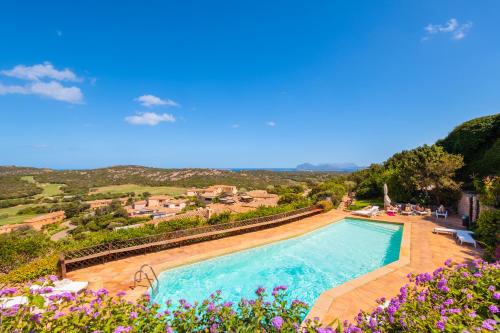 Luxury Pevero Apartment in Golf Club