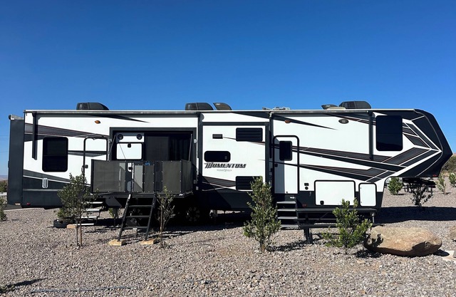 Luxury RV Camper Southern UTAH!