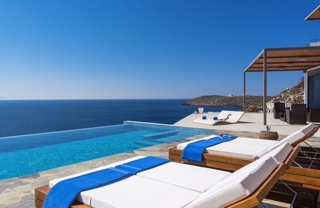 Luxury Seafront Villa