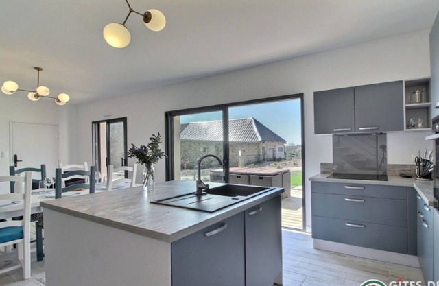 Luxury seaside gîte, projection room, sauna and jacuzzi -4-star accommodation