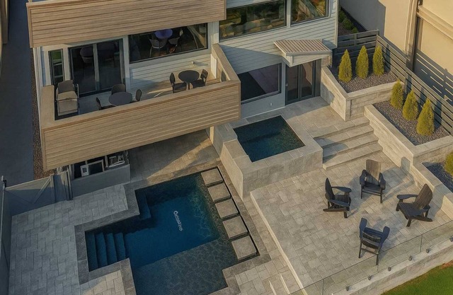 Luxury Skyline Mansion: Pool, Hot Tub & Game Room!