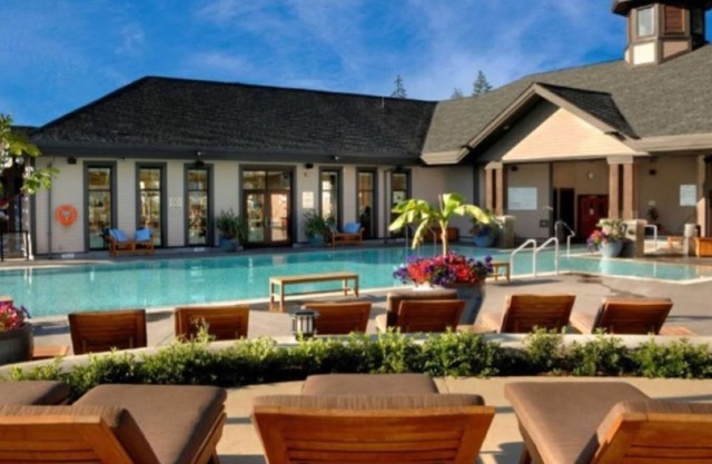 Luxury suite with stunning views in Bear Mountain Resort!