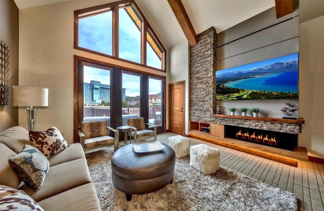 Luxury Three Bedroom Residence Steps From Heavenly Village Condo