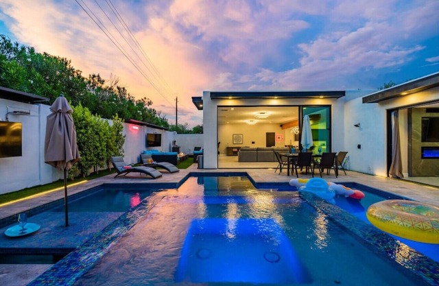 Luxury Villa 5mins to Old Town Pool Fire pit BBQ