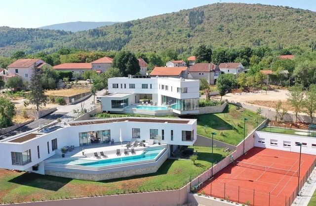 Luxury Villa Gealana with private pool, tennis and golf court, gym, and sauna in Zmijavci, Imotski.