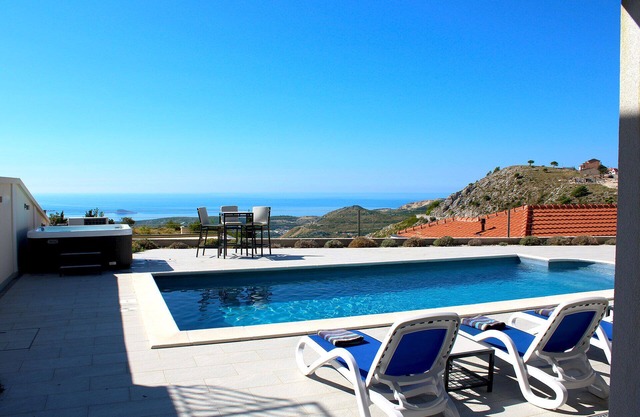 Luxury Villa Ragusa with pool+Jacuzzi - near Dubrovnik