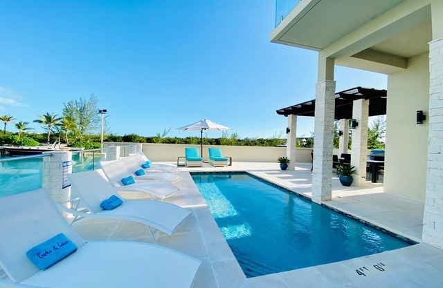 Luxury Waterfront Private Escape- Sugar Apple Villa