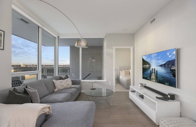 Luxury Waterfront Condo in Lower Lonsdale