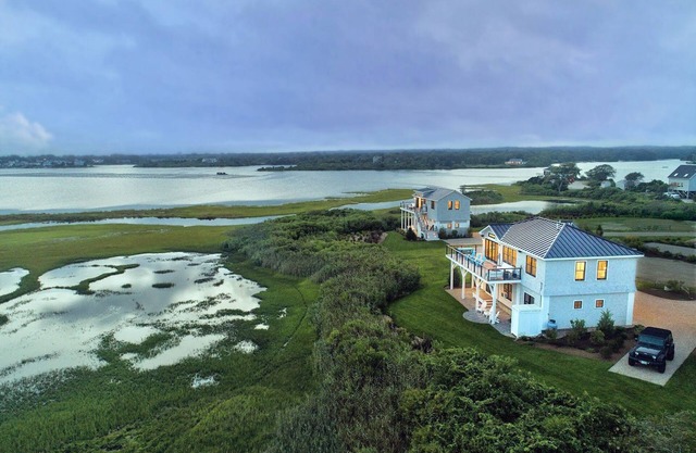 Luxury Waterfront Retreat