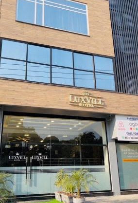 Luxvill Hotel