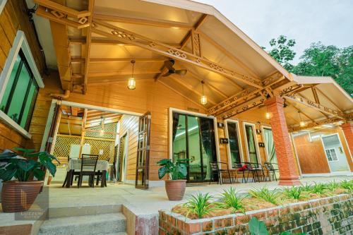 Luzzeri Legasi Zeeman Hulu Langat Guesthouse