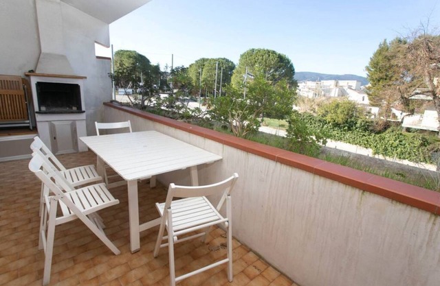 M025 - Marcelli, three-room apartment with terrace 200 meters from the sea