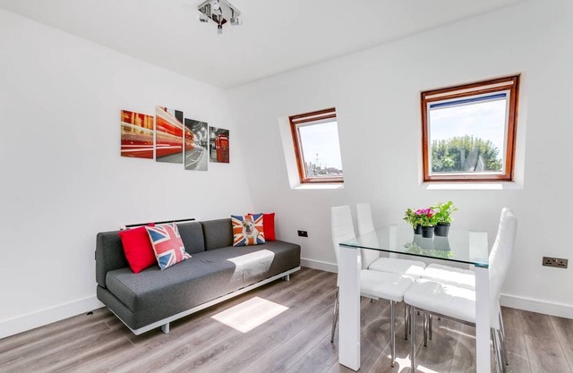 M11 - Modern 2 bedroom apartment near Hyde Park