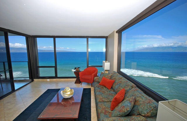 MA1109 SPECTACULAR 270 DEG. VIEWS-CORNER OCEANFRONT 2BR/2BA-SPECIALS SEPT 495!