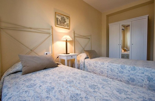 Macarena Flat 7 pax next to roman walls