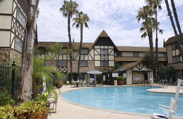Magical Retreat! 4 Units Close to Disneyland | Free Disney Shuttle + Pool
