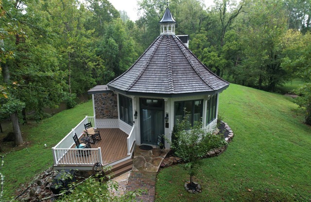 Magical secluded hideaway on a French Country Estate with tranquil creek & ponds