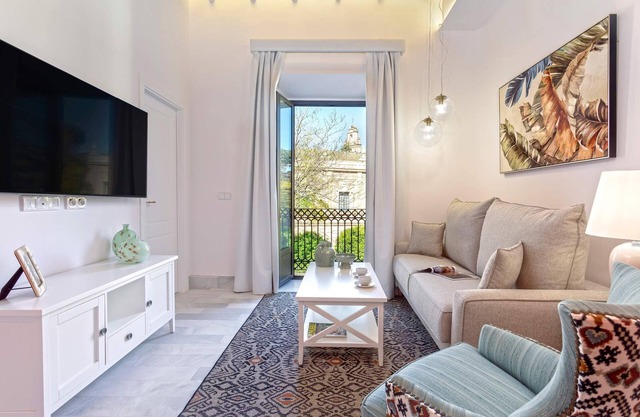 Magnificent 1 bedroom apartment with balcony. Plaza del Museo 201