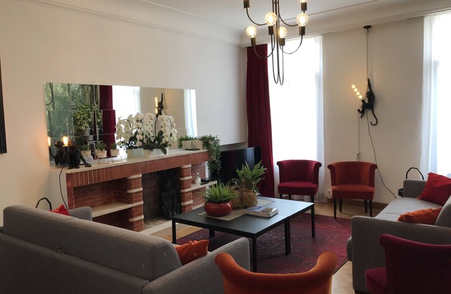 Magnificent furnished 4 *, LES FLORALIES, 200m from La Canebière, air-conditioned