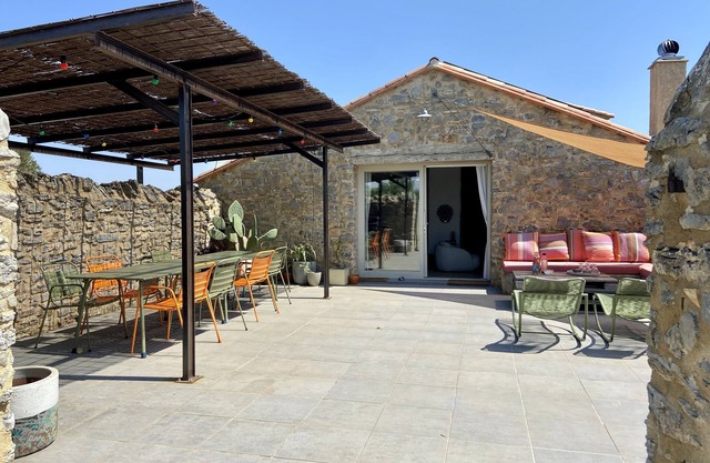 Magnificent stone sheepfold in the garrigue - all comforts - La Palme (11)