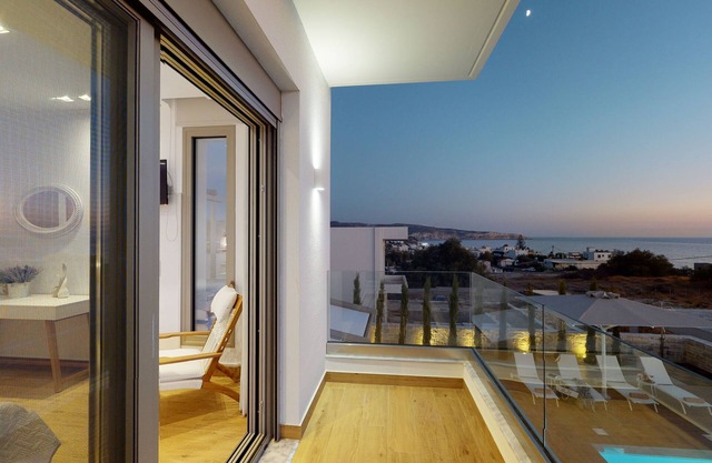 Magnificent view to the sea from our big pool